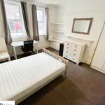 Rent 6 bedroom house in Newcastle-under-Lyme