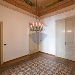 Rent 5 bedroom apartment of 125 m² in Catania