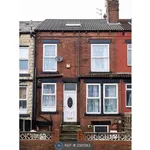 Rent 2 bedroom apartment in Kirklees