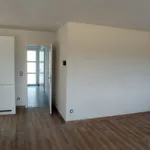 Maison de 621 m² avec 3 chambre(s) en location à Léglise