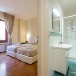 Rent 1 bedroom apartment of 48 m² in Florence