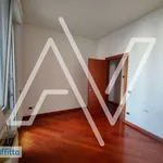 Affitto 4 camera appartamento di 200 m² in Cuneo