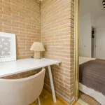 Rent a room of 180 m² in madrid