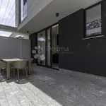 Rent 5 bedroom house of 230 m² in Matulji