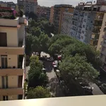 Affitto 5 camera appartamento di 135 m² in Napoli