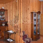 Rent 4 bedroom house of 120 m² in Rocca di Mezzo