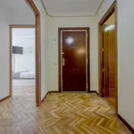 Rent a room of 150 m² in madrid