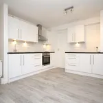 Rent 4 bedroom flat in South East England