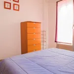 Rent a room of 90 m² in valencia