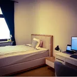 Rent a room of 100 m² in Frankfurt am Main