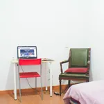 Rent 4 bedroom apartment in Madrid