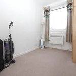 Rent 2 bedroom flat in London