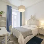 Rent a room of 100 m² in lisbon