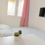 Rent 4 bedroom apartment in Seville