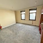 Rent 3 bedroom flat in Blackburn