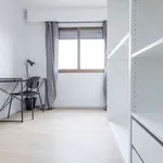 Rent a room of 130 m² in valencia