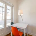 Rent a room of 80 m² in lisbon