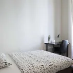 Rent a room in milan