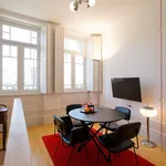 Rent a room of 180 m² in Porto