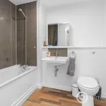 Rent 3 bedroom apartment in Edinburgh