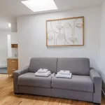 Rent 1 bedroom apartment of 16 m² in Paris