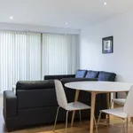 Rent 3 bedroom apartment of 56 m² in Croydon