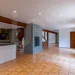 Maison de 238 m² avec 7 chambre(s) en location à Neuilly-sous-Clermont