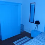 Rent a room of 210 m² in lisbon