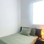 Rent a room of 80 m² in lisbon