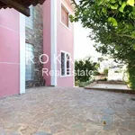 Rent 4 bedroom house of 290 m² in Πηγαδάκια