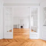 Rent 5 bedroom apartment of 127 m² in Paris