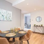 Rent 4 bedroom apartment of 64 m² in Barcelona