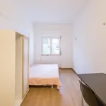 Rent 3 bedroom apartment in Lisbon