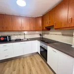 Rent a room of 75 m² in Valencia