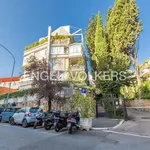 Rent 5 bedroom apartment of 180 m² in Roma