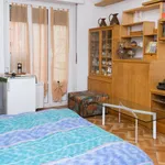 Rent 2 bedroom apartment in Milan