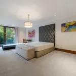 Rent 4 bedroom apartment of 516 m² in London