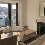 Rent 2 bedroom flat in Swansea