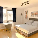 Rent a room of 90 m² in frankfurt