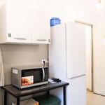 Rent a room of 300 m² in Roma