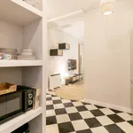 Rent 4 bedroom apartment of 60 m² in Barcelona