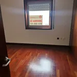 Rent 1 bedroom apartment of 90 m² in Porto