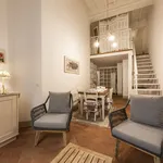 Rent 1 bedroom apartment of 75 m² in Florence