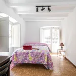 Rent 5 bedroom apartment in Barcelona