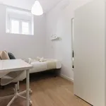 Rent 4 bedroom apartment in Lisbon