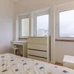 Rent a room of 120 m² in lisbon