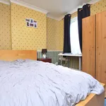 Rent 3 bedroom flat in Mole Valley