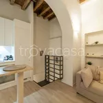 Rent 3 bedroom apartment of 80 m² in Milano