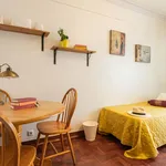 Rent a room of 75 m² in Lisboa