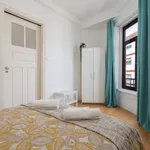 Rent 3 bedroom apartment of 130 m² in Porto